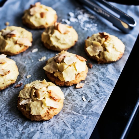 325 f golden brown coconut macaroons