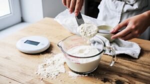 How to Measure Flour Correctly